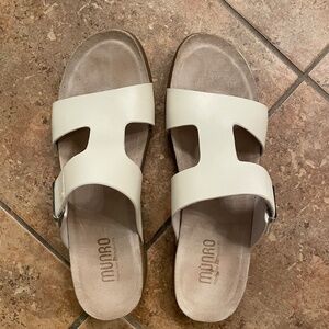 Munro sandal